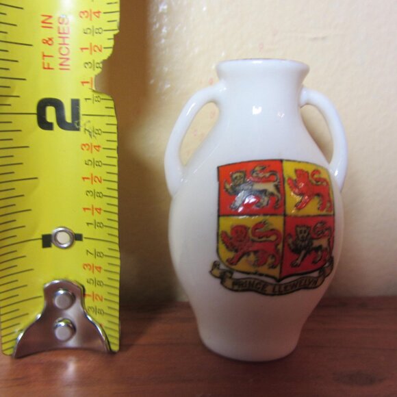 W.H. Goss crested heraldry china vintage Prince Llewelyn (GC061 Grace) - Picture 4 of 8